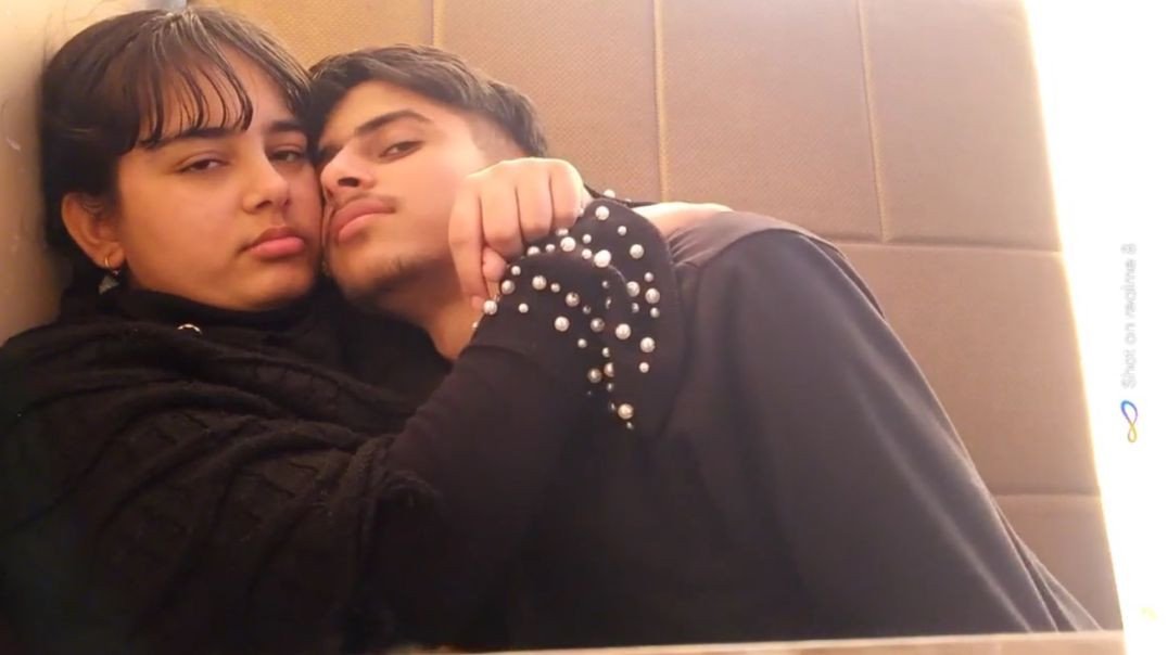 ⁣Indian School Couple viral mms video part 1